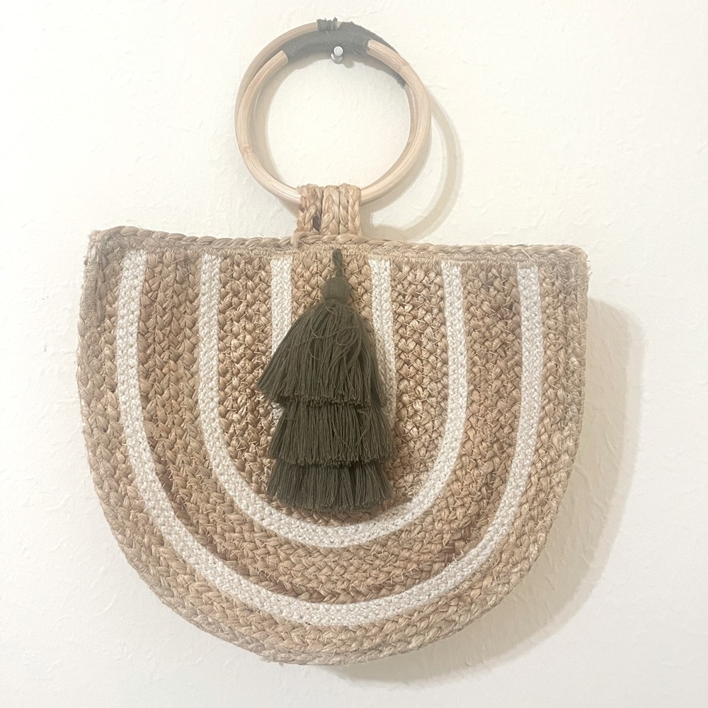 Woven sunshine bag, with long green pom-pom